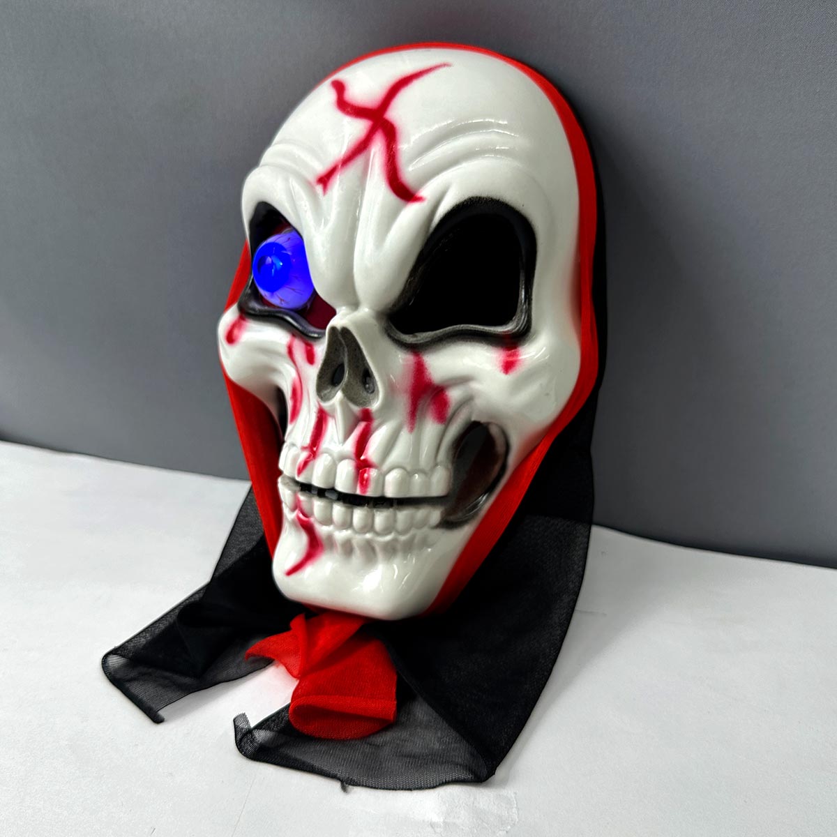 MASCARA DE LA MUERTE CON OJO LED