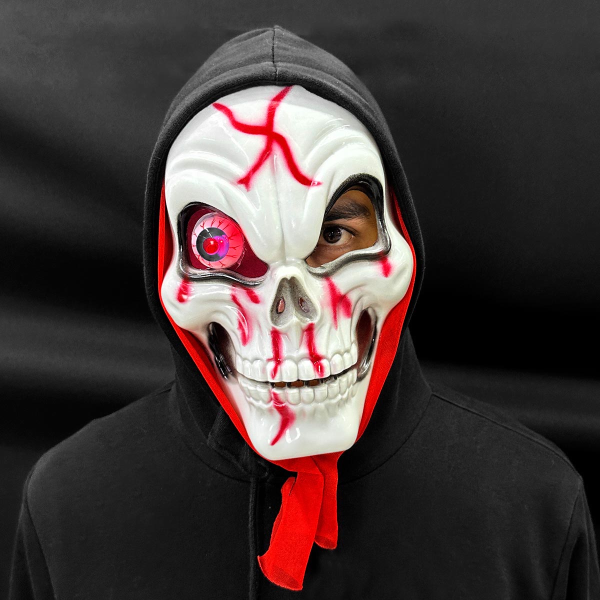 MASCARA DE LA MUERTE CON OJO LED